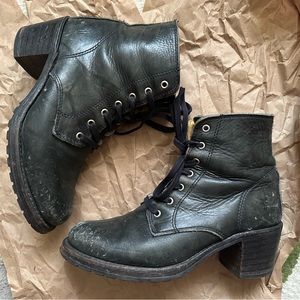 Frye Boots Sabrina Size 8 Distressed Faded Black Leather Grunge Boots